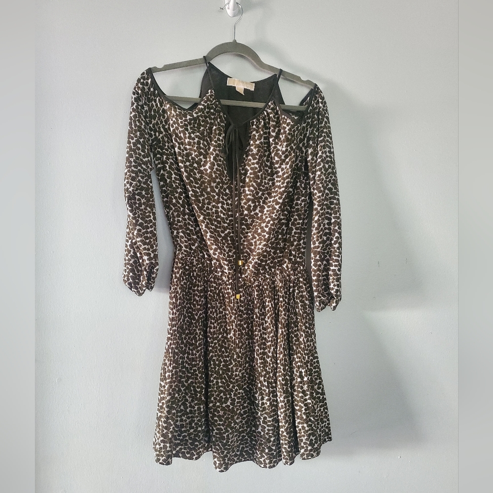 MICHAEL Michael Kors Pleated Cold Shoulder Georgette Leaf Print Dress M